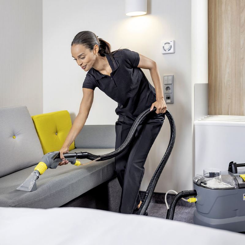 Karcher Puzzi 10/1 Halı ve Koltuk Yıkama Makinesi