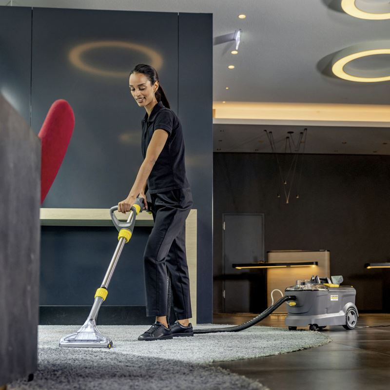 Karcher Puzzi 10/1 Halı ve Koltuk Yıkama Makinesi